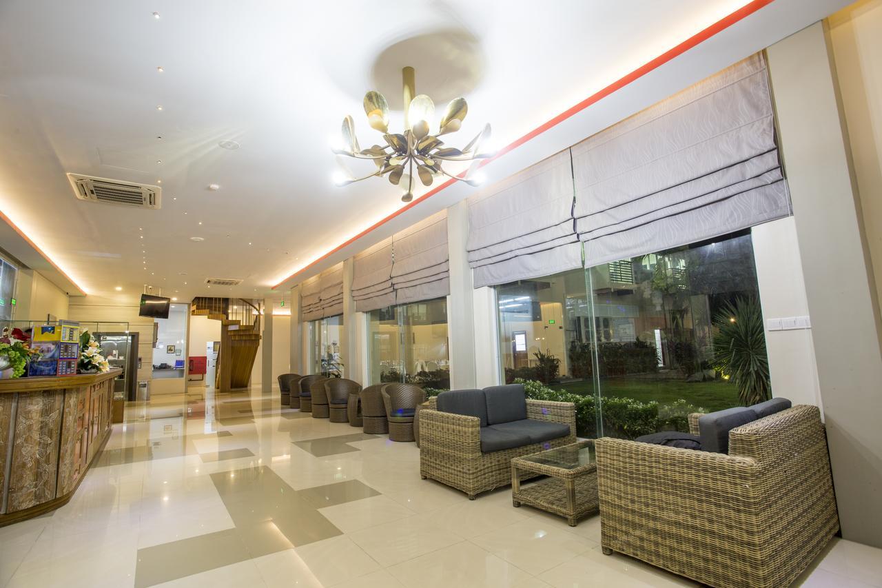 Hotel Sincere Smile Янгон Екстериор снимка