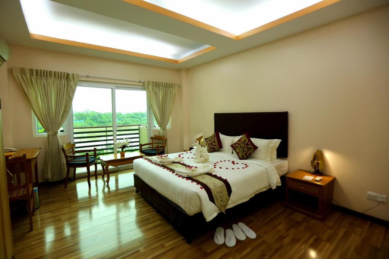 Hotel Sincere Smile Янгон Екстериор снимка