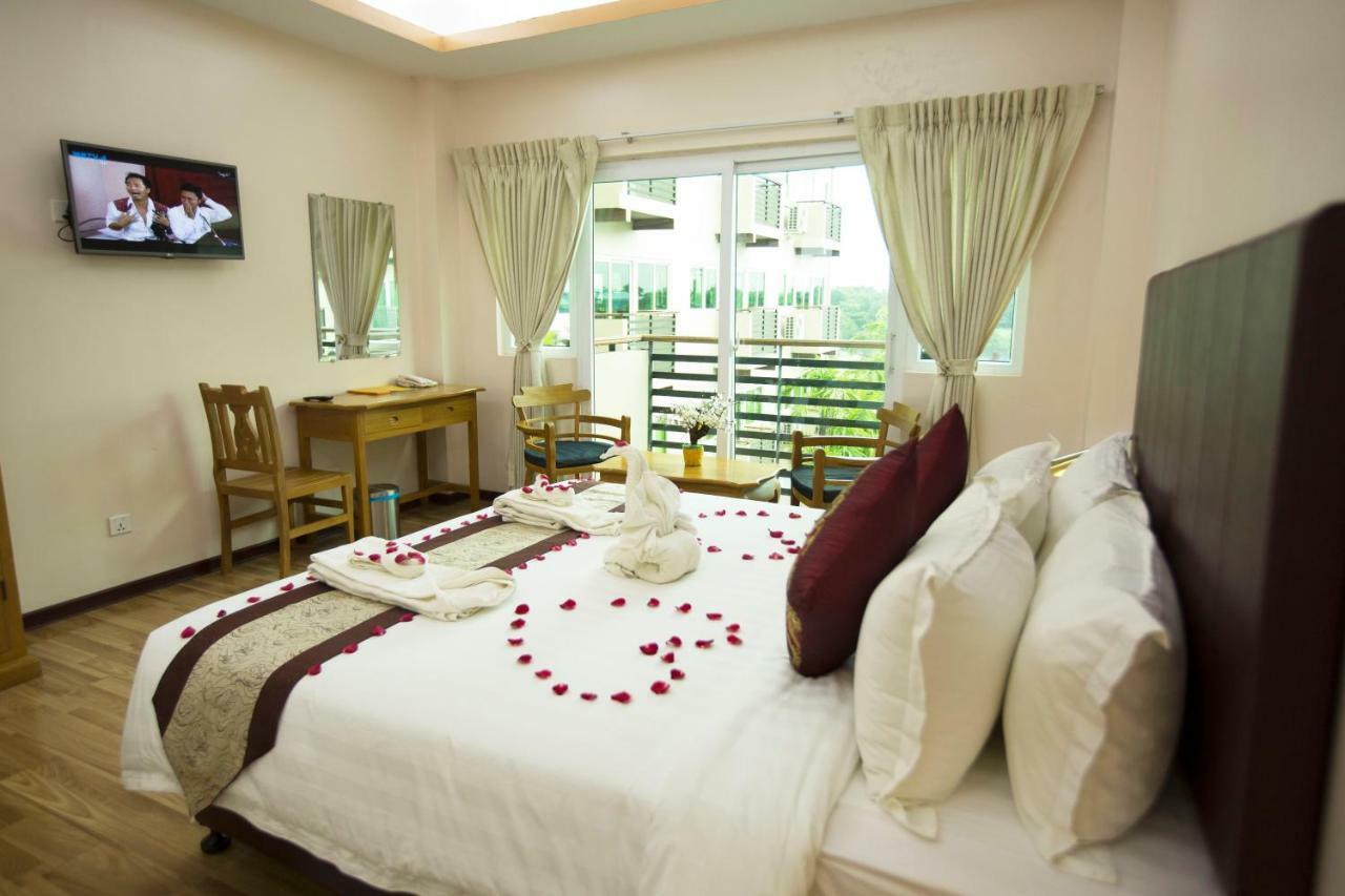 Hotel Sincere Smile Янгон Екстериор снимка